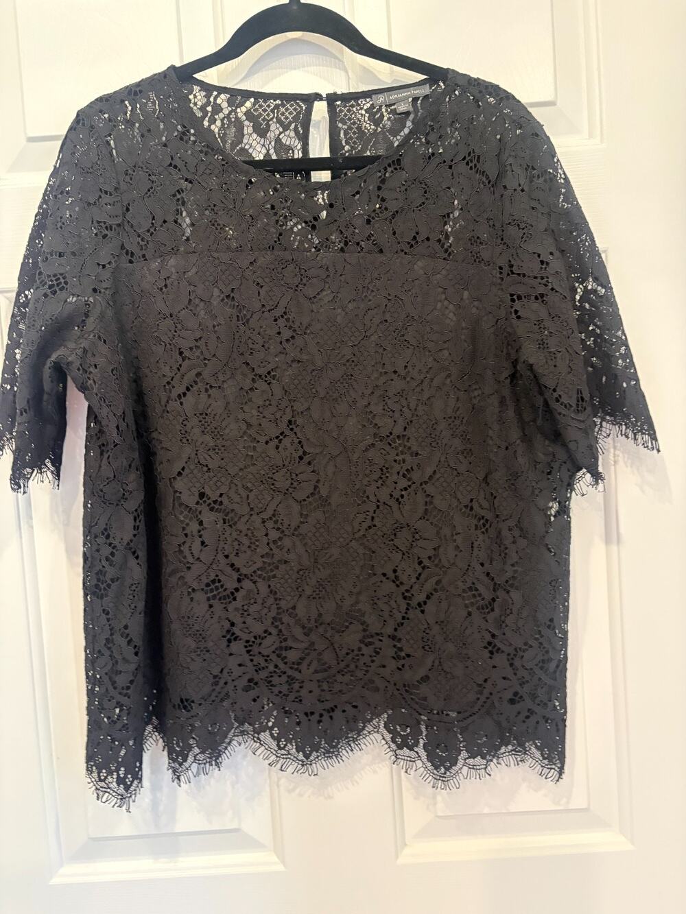 Adrianna Papell Black Floral Lace Blouse Short Sleeve Lined Scallop Hem L 8-12